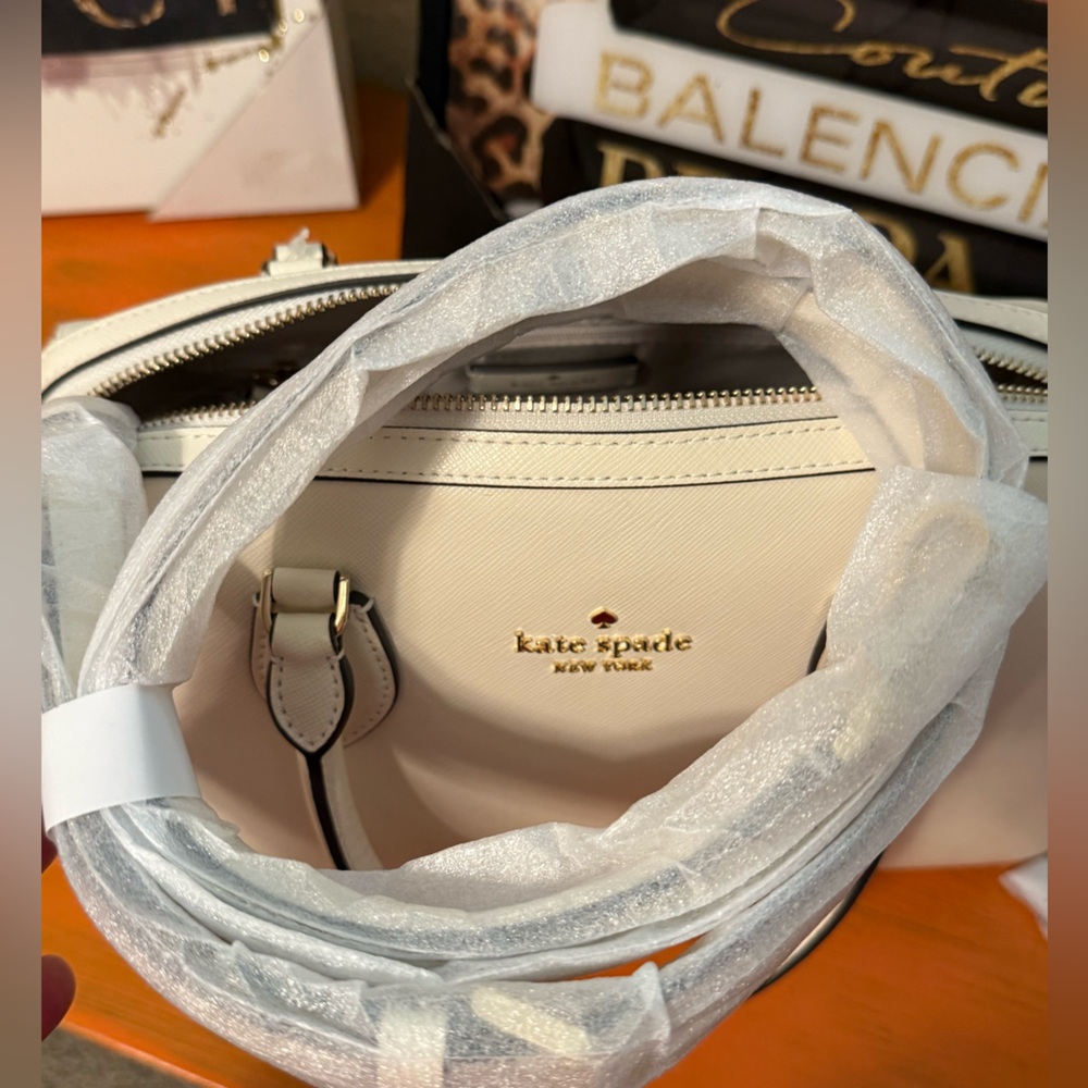 Kate Spade Madison Large Duffle Crossbody NWT - Picture 9 of 11